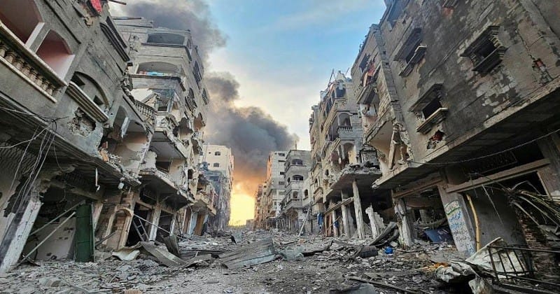 গাজায় ধ্বংসস্তূপে মিলছে লাশ বাড়ছে নিহতের সংখ্যা