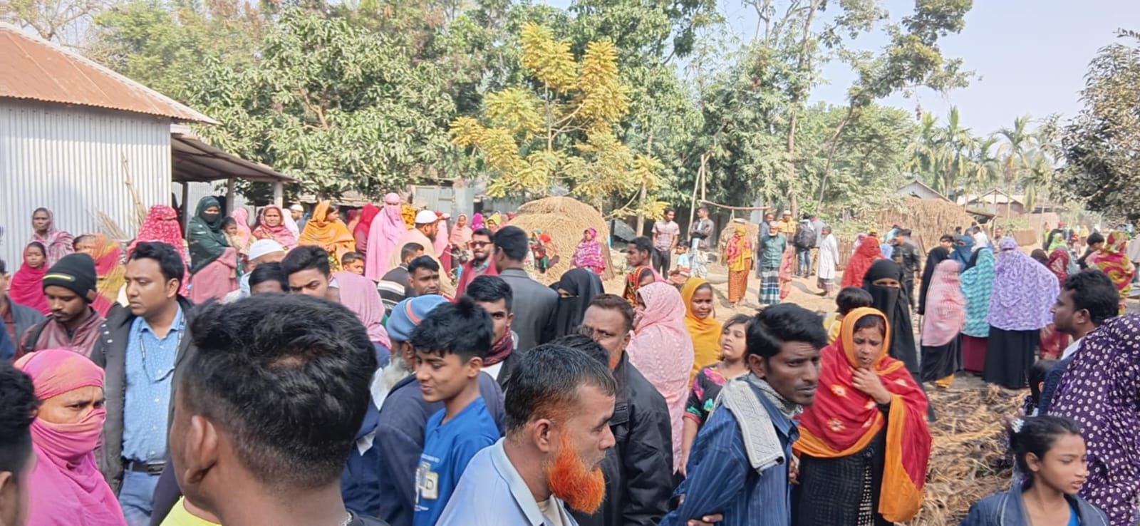 সিংড়ায় কলেজ শিক্ষককে নৃশংসভাবে হত্যা, অভিযুক্তের বাড়িতে অগ্নিসংযোগে বৃদ্ধা নিহত