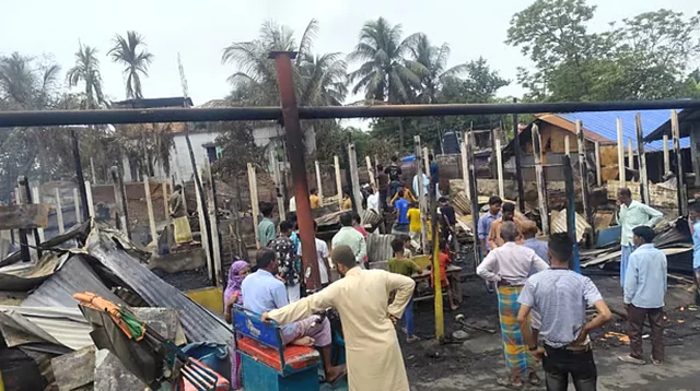 চট্টগ্রামের সীতাকুণ্ডে ভয়াবহ অগ্নিকাণ্ড,খামারে পুড়ে মরল ২৩ গরু-ছাগল,ক্ষতিগ্রস্ত ৫ দোকান