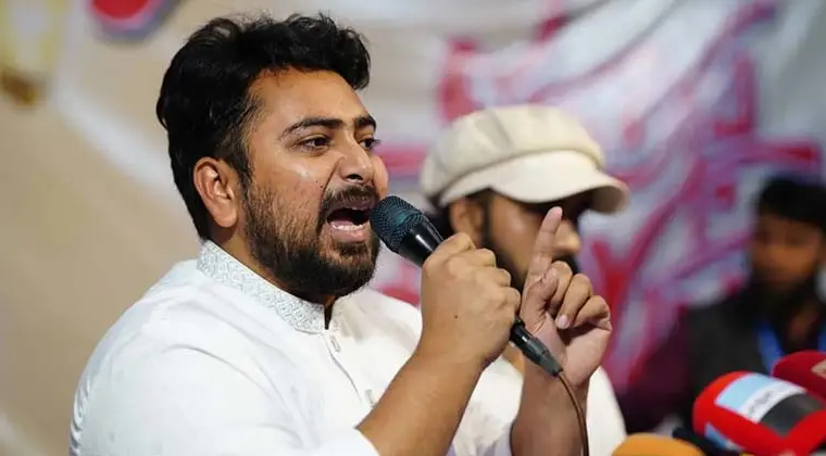 'দেশ রক্ষা ও জুলাইয়ের চেতনা সমুন্নত রাখতে আবারও রাজপথে নামার প্রস্তুতি': নাহিদ ইসলাম