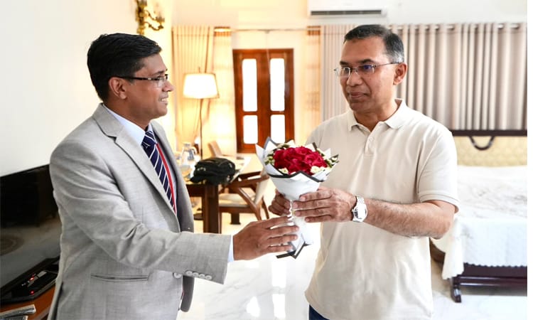 ঘরের ছেলে ফিরলেন প্রধানমন্ত্রী হয়ে আনন্দে মাতোয়ারা বগুড়া