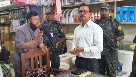 নির্ধারিত দামের চেয়ে ৩৬০ টাকা বেশি ব্রাহ্মণবাড়িয়ায় গ্যাস বিক্রেতাকে জরিমানা