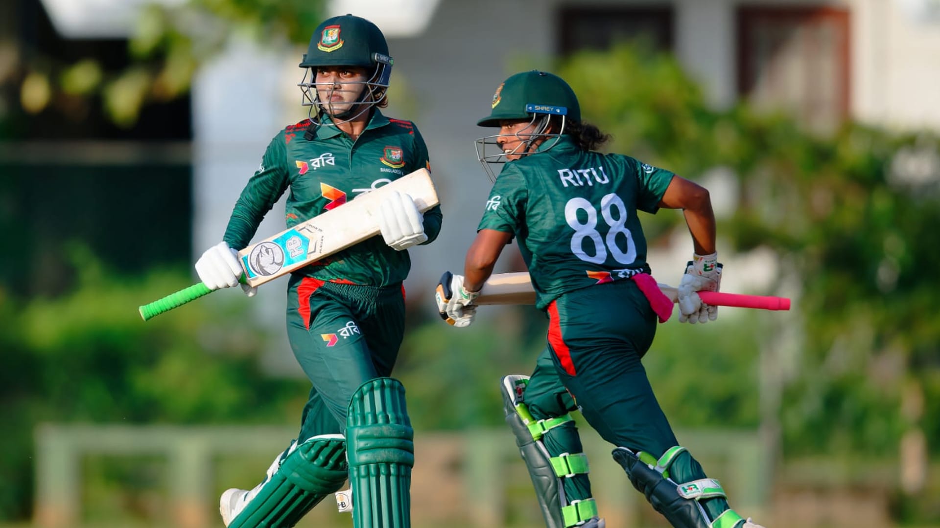 শ্রীলঙ্কাকে ২০৫ রানে আটকে দিলো বাংলাদেশের মেয়েরা