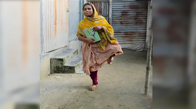এক পায়ে স্বপ্নযাত্রা—দারিদ্র্যকে হার মানাতে লড়ছে মেঘলা