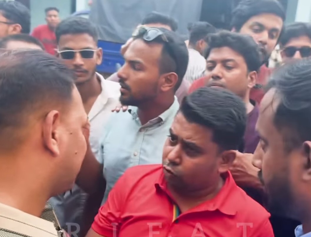 ব্রাহ্মণবাড়িয়ায় নিষিদ্ধ ছাত্রলীগের মিছিল ছাত্রদলের থানা ঘেরাও