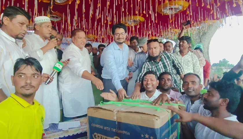 নাসির নগর হরিপুরে মানব কল্যাণ সংগঠনের উদ্যোগে নৌকা বাইচ প্রতিযোগিতা,