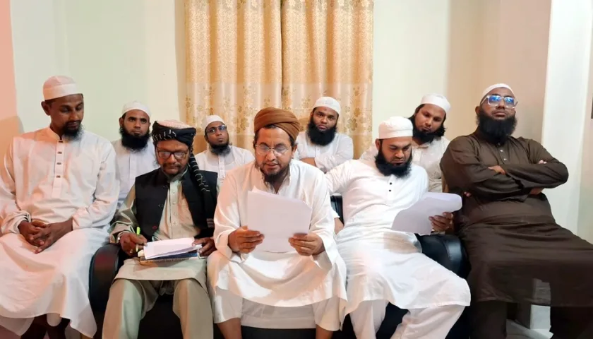 নবীকে নিয়ে কটূক্তির মামলা নিয়ে "বিভ্রান্তি" বাদীর সংবাদ সম্মেলন