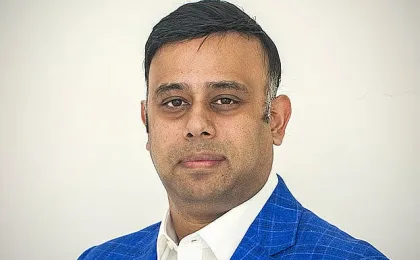 ঋণমানের পূর্বাভাস বৃদ্ধি অর্থনীতিতে আস্থা ফেরাবে, তবে সংস্কার কার্যক্রম জোরদার করা জরুরি: মাসরুর রিয়াজ