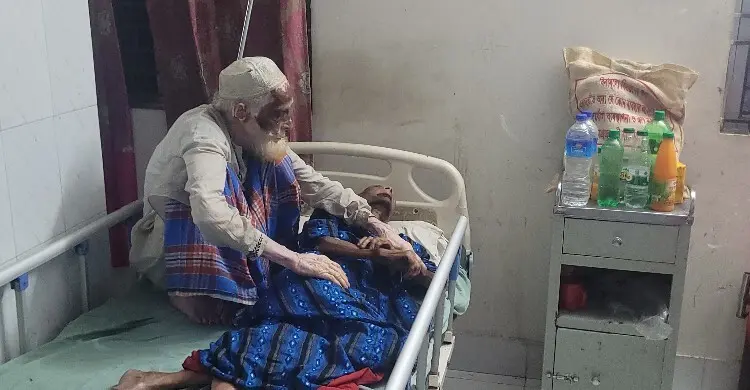 ‘খোদা আমাদের খাবার দাও’: ভিডিও ভাইরালে সহায়তার হাত বাড়াল প্রশাসন ও সুশীল সমাজ