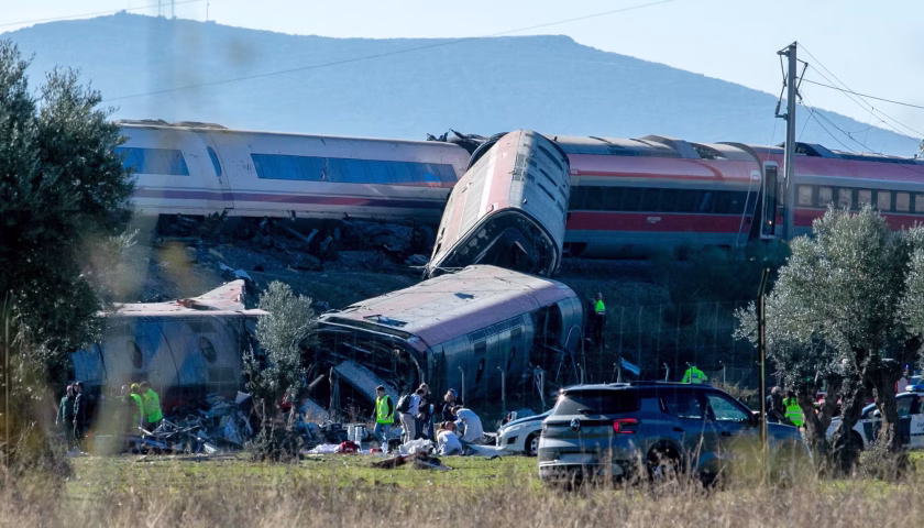 28spain-crash-header-ctmh-superJumbo