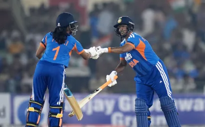 অধিনায়ক হিসেবে স্মৃতি মানধানার জয় দিয়ে যাত্রা শুরু, জিম্বাবুয়ের বিরুদ্ধে ভারতের কষ্টার্জিত জয়