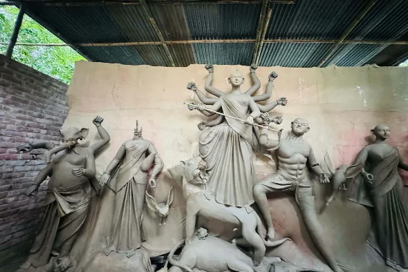 দুর্গাপূজার আগে কুষ্টিয়ায় মন্দিরে প্রতিমা ভাঙচুর, আতঙ্কে সনাতন ধর্মাবলম্বীরা