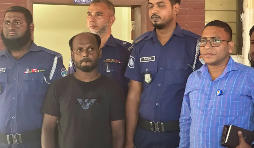 ব্রাহ্মণবাড়িয়া স্টেশনে টিকিট কালোবাজারি কালু আটক, ৩ মাসের কারাদণ্ড