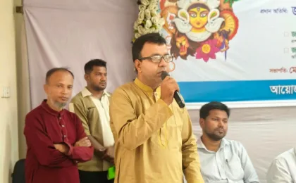 পূজা উদযাপন অনুদান অনুষ্ঠানে বক্তব্য রাখেন পূজা উদযাপন কমিটির সভাপতি বিপ্লব চক্রবর্তী