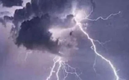 পাবনা সদর উপজেলার মালঞ্চিতে বজ্রপাতে একসঙ্গে ৬ জনের মৃত্যু আহত ৩ জন