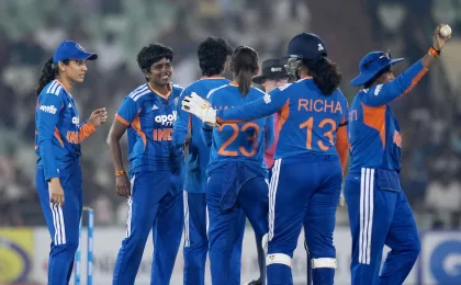জিম্বাবুয়ের বিরুদ্ধে জয় দিয়ে শুরু হলেও পারফরম্যান্সে অসন্তুষ্ট স্মৃতি মান্ধানা